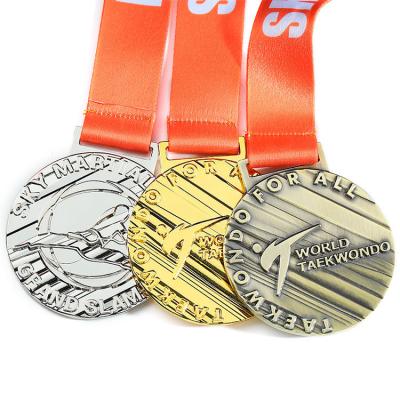 China Goldpreis-Marathonlaufen-kundenspezifische Metallsport-Medaille der Soem-Zink-Legierungs-3D zu verkaufen