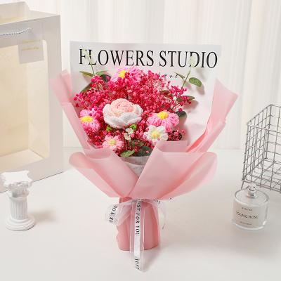 China Baby's Breath gedroogde bloemen & Rose gebreide boeket - Handgeweven garen bloemenarrangement Te koop