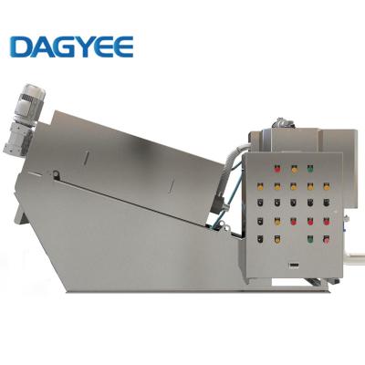 China Hocheffiziente Spiralschlammentwässerungsmaschine aus Edelstahl 304 1-5 m3/h Kapazität für Schlamm in geringer Konzentration zu verkaufen