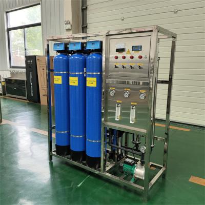 China 0.5 ton waterzuiveringsapparatuur met een enkelpoolse omgekeerde osmose voor 3 tanks Te koop