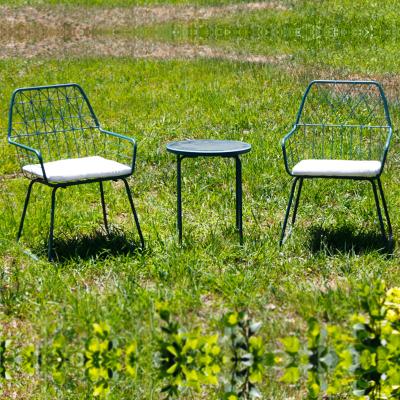 China Eco-freindly 3pcs Vintage Patio Bistro Furniture Sets Rustproof Steel Mesh Cafe Furniture Garden Chairs Set for sale
