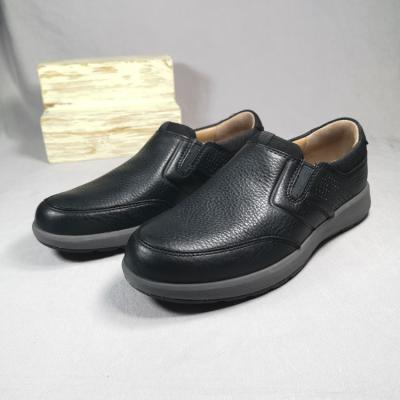 China Fashion Trend Good Quality Anti-slippery Shockproof Sports Shoes Men Leather Trim Outdoor Footwear Shoes For Men for sale
