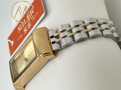 China Fashion Design Quartz Wrist Watch with Stainless Steel Case Material for sale