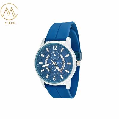 China New Model Comfortable and Functional Silicone Strap Quartz Movement Watch for sale