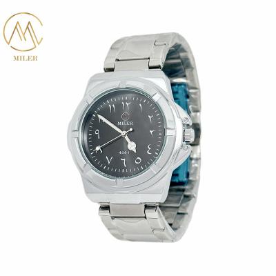 Cina Orologio da polso a quarzo a fascia nera ideale per uomini e donne di tutte le età in vendita