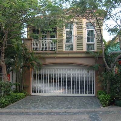 China Aluminium Automatic Rolling Shutter Garage Door / Lightweight Solid Wood Garage Door for sale