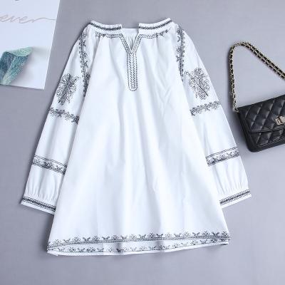 China Women's Anti-Pilling With Floral Ornament Casual Half Sleeve Blouse Blue Embroidered Top Linen Embroidered Shirt for sale