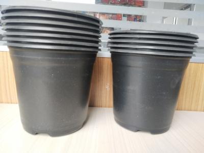 중국 Black Plastic Flower Pots , Horticultural 12cm Outdoor Plant Pots 판매용