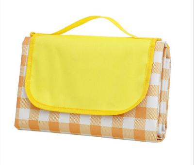 China Easy To Carry And Wash 2021 New Style Foldable Soft Cotton Waterproof Picnic Blankets for sale