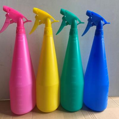 China 2021 New Style 500ml Natural Candy Color Plastic Watering Pot Garden Water Spray Pot for sale