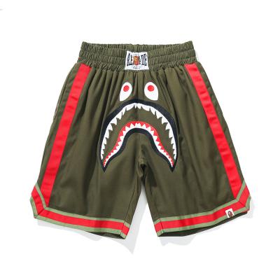 China Anti-wrinkle summer shark new Co-branded style men's military men's coveralls shorts five men's casual pants men's quarter pants for sale