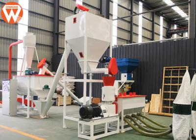 Chine Alimentez à broyeur à marteaux la tension adaptée aux besoins du client par 22KW d'installation de fabrication d'alimentation des animaux à vendre