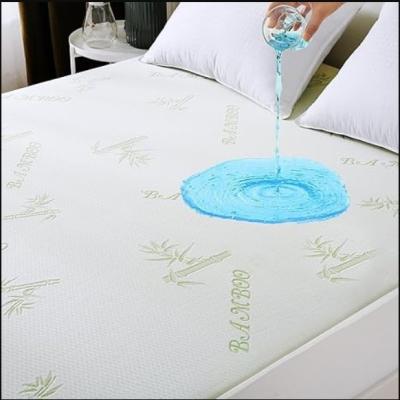 China 100% waterdicht bamboe matras Queen Size beschermer ademend matras beddek Queen Size bed koeling 3D luchtstof bedbeddek pad diep zak Te koop