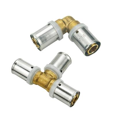 Cina Esempio gratuito di ottone Crimp Pex Fitting 3/4 pollici PEX Pipe Connector gomito Tee Unione adattatore PEX Pipe Fittings per gas in vendita
