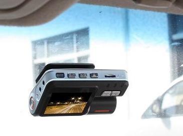 Китай автомобиль DVR 2,0 дюймов с двойной камерой продается