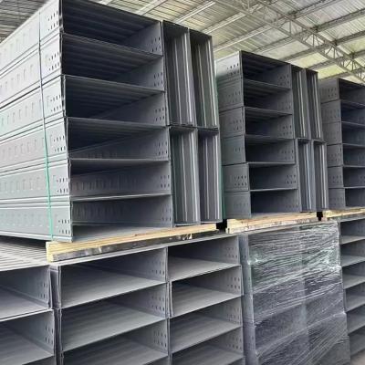 China Length 2m 3m 6m Silver Solid Bottom Cable Tray System 500kg For Heavy Duty Cable Organization for sale