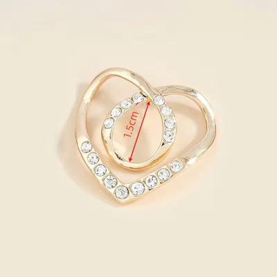 China Metal Silk Scarf Ring Clip T-shirt Tie Clips for Women Fashion Metal Round Circle Clip Buckle Clothing Ring for sale