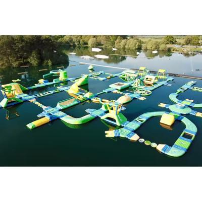 China Anpassbares Themen-Wasserpark aufblasbar 1 Jahr Garantie zu verkaufen