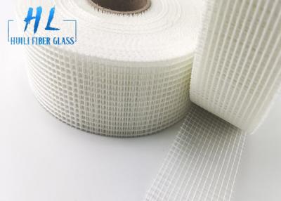 China Alkali-bestendige glasvezelband Latex Kleefsterkte 5% Verlenging Te koop