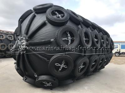 China Pneumatic Rubber Fender Rubber Boat Bumpers For Aging Resistance for sale