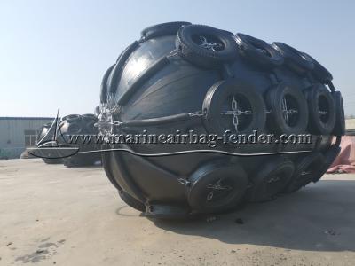China Chain Net Type Floating Rubber Fender Quay Pneumatic Marine Fenders for sale