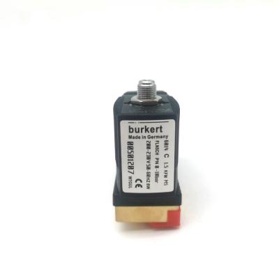 China 00134240 BURKERT 6013 Type Direct Acting G1/8 Inch 2/2 Normaal gesloten 2.5 Flow Hole FKM Verzegeld Messing Valve Body 24VDC 8W 0~10bar Te koop