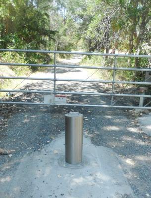 China 6 ± 1 mm Dicke Handschraubbarer Bollard Hohe Wetterbeständigkeit Langlebige Leistung zu verkaufen