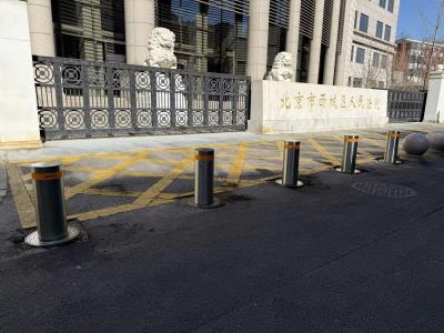 China Rückziehbare 1000 mm hohe elektrische Parkpollarden zu verkaufen