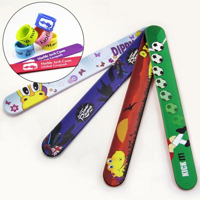 China Environmental Friendly Custom Logo Silicone Wristbands Luminous Rubber Wristbands Glowing Slap Silicone Bracelet for sale