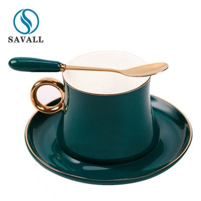 China Savall, das unregelmäßige Ebene grüne keramische Tee-Tasse und Untertasse färbte, stellte Hotels ein zu verkaufen