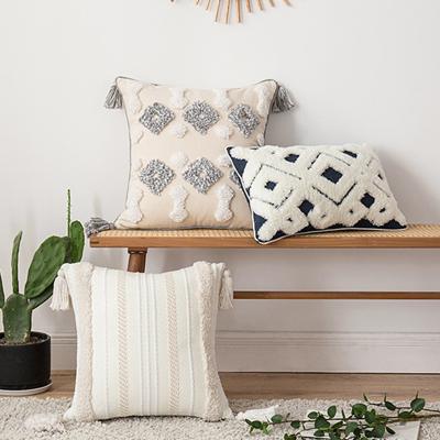 China Anti-Pull In Stock Designer Bohemian Handmade Polyester Vintage Crochet Cushion Covers For Tassel Sofa Decor for sale