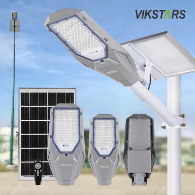 China Zwei-in-einem Solarstraßenbeleuchtung 100w 200w 300w 400w Aluminium Classic Design Heißverkauf Solarlampen zu verkaufen