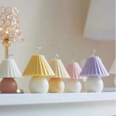 China Simple Table Lamp Abstract Soy Smokeless Wax Scented Candle For Home Decor Photo for sale