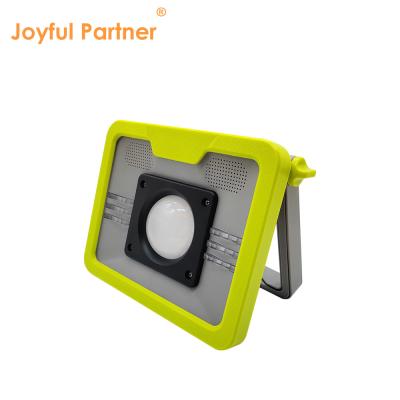 China Portable Led Solar Camping Light 4W IP65 Waterproof SMD LED Cold White Rechargeable With BT For Hiking Caming for sale
