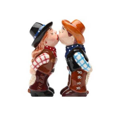 China Sustainable Handmade Design Creative Ceramic Salt And Pepper Shakers Set Wholesale for sale