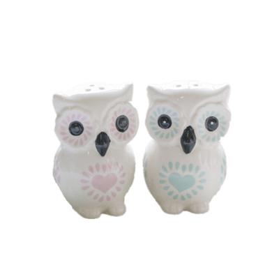 China Sustainable Customs Service Wedding Favors Lovely Owl Animal Ceramic Salt And Pepper Shaker for sale