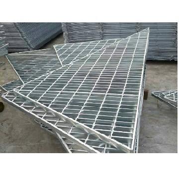 Cina Cuscinetto seghettato 4mm della grata 3mm Antivari del pavimento galvanizzato cucina alto in vendita
