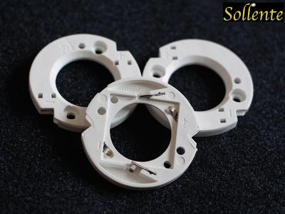 中国 CXB 2520のプラスチック皿LEDの穂軸のホールダー39mmの直径は取付けを簡単にします 販売のため