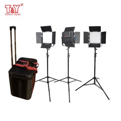 China Influencer marketing broadcasting studio light 3 point light kit en venta