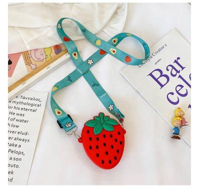 China 2021 Fashion Kid's Jelly Color Mini Child Coin Bag Printed Wide Shoulder Strap Gilr Weekend Bag Cute Shape Silicone Kids Pinch for sale