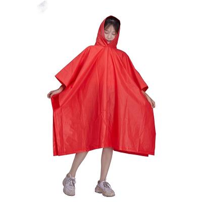 中国 Multiapplicationフード防水TPUの材料が付いている赤い雨ポンチョ 販売のため
