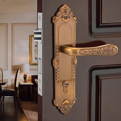China European style wooden door lock handles hotel villa home use brush finish antique brass door handles for sale