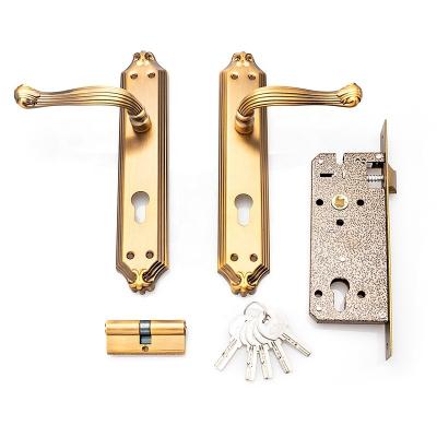 China Traditional antique bronze polished brass door handles internal and external door handles for sale