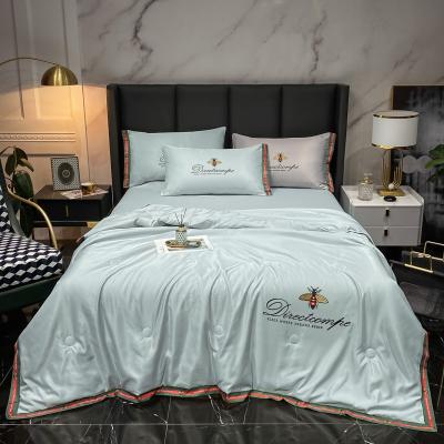 China 100% Lightweight Super Soft Easy Care Anti Dust Mite Polyester Comforter Bedding Set With 1 Fitted Sheet 2 Pillowcases for sale