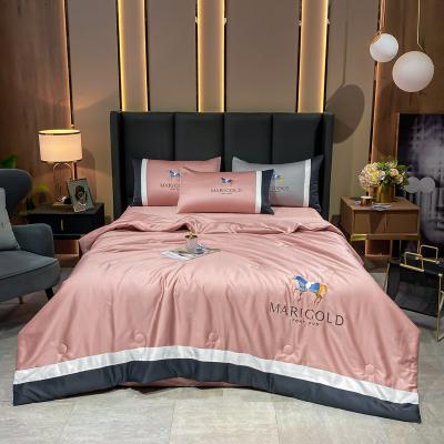 China Anti Dust Mite 4 Piece Deep Pocket Comforter Bedding Set Super Soft King Size Golden Washable Silky Bedding Set for sale