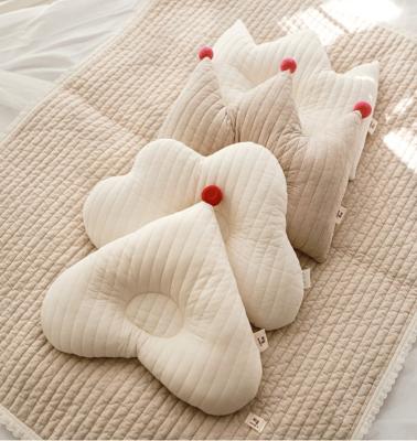 China Viable baby stereotyped pillow to correct partial head newborn baby pillow to prevent partial head baby head shape correction for sale