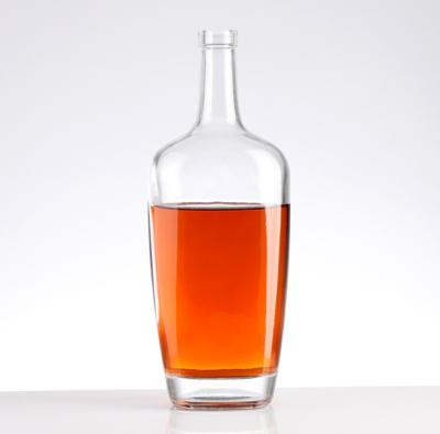 China Beverage Wholesale price 500ml 700ml 750ml whiskey vodka tequila glass bottle 700ml spirit glass liquor bottle with cork for sale