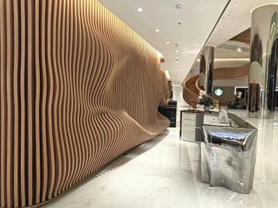 Chine Radius 3D plafond métallique incurvé Baffle isolation acoustique bois de grains de mur panneaux acoustiques à vendre