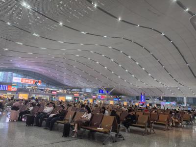 Chine Carreaux de plafond linéaires en aluminium, métallurgie, panneaux acoustiques, déflecteurs, panneau d'absorption du son à vendre