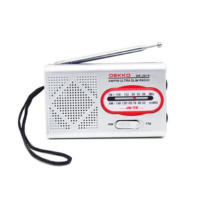 China Radio de bolsillo escritorio portátil fácil de operar salud de los ancianos entretenimiento radio walkman AA batería radio banda AM / FM en venta